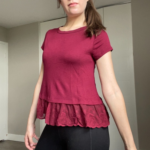 Deep red v neck back with lace trim - Picture 1 of 5